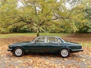 Bild 6/50 von Daimler Double Six (1992)