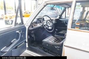 Image 13/15 of Mercedes-Benz 280 SE 3,5 (1971)