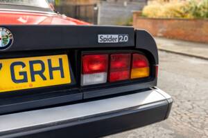 Afbeelding 14/50 van Alfa Romeo 2.0 Spider (1989)