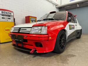 Image 2/18 of Peugeot 205 GTi 1.6 (1985)