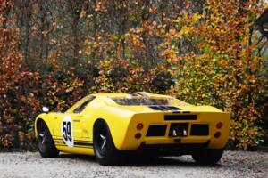 Image 12/31 of Ford GT40 (1965)