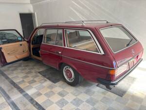 Bild 9/11 von Mercedes-Benz 300 TD (1979)