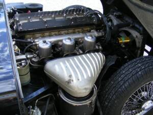 Image 22/30 de Jaguar E-Type (1971)