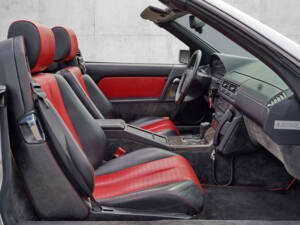 Image 8/22 of Mercedes-Benz SL 320 (1996)