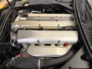 Immagine 5/17 di Aston Martin DB 7 Volante (1998)