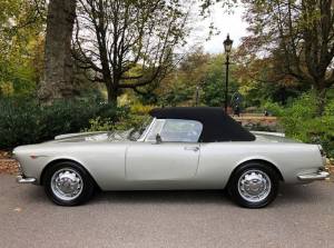 Image 26/50 of Alfa Romeo 2600 Spider (1964)