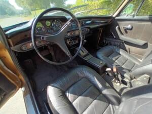 Image 51/73 of Volvo 1800 ES (1972)