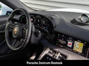 Obraz 16/31 pojazdu Porsche Taycan 4S Sport Turismo (2026)