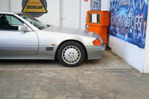 Image 41/42 of Mercedes-Benz 500 SL (1992)
