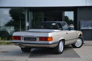 Image 6/79 de Mercedes-Benz 560 SL (1988)