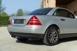 Afbeelding 25/50 van Mercedes-Benz SLK 200 (1997)