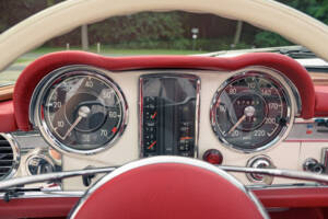 Image 39/60 of Mercedes-Benz 230 SL (1967)