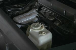 Image 21/43 of Mercedes-Benz 300 CE 3.2 AMG (1990)