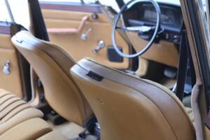 Bild 48/67 von Rover 3500 (1975)