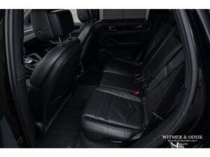 Image 31/37 of Porsche Cayenne E-Hybrid (2018)