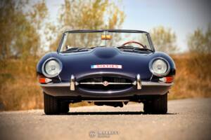 Image 9/80 de Jaguar Type E 4.2 (1966)