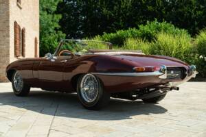 Image 14/50 de Jaguar E-Type 3.8 (1964)
