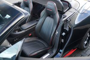 Image 16/50 of Aston Martin Vanquish S Volante (2018)