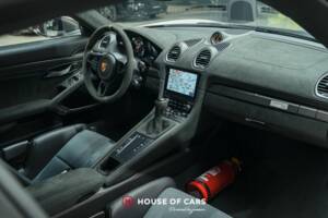 Image 18/25 de Porsche 718 Cayman GT4 RS Weissach (2022)