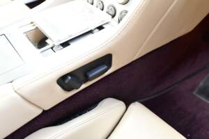 Bild 46/50 von Aston Martin DB 9 (2005)
