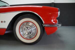 Image 10/50 of Chevrolet Corvette (1958)