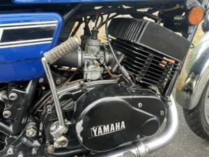 Image 7/21 of Yamaha RD 250 (1977)