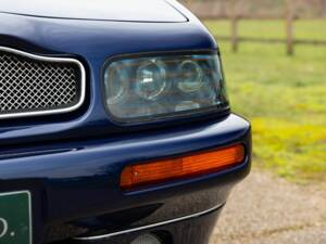 Immagine 33/50 di Aston Martin V8 Volante (1999)