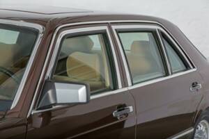 Image 9/20 of Mercedes-Benz 500 SEL (1982)