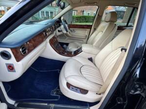 Image 19/25 of Bentley Arnage Red Label (2001)