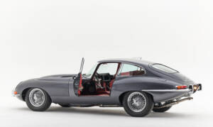 Image 8/97 of Jaguar Type E 4.2 (1966)