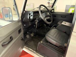 Image 9/27 of Land Rover Defender 90 Td5 (2000)