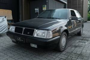 Immagine 2/42 di Lancia Thema 6V (1985)