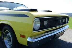 Image 34/57 of Plymouth Duster (1970)