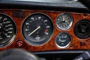 Image 25/38 of Triumph Stag (1977)