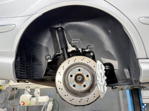 Image 41/84 of Mercedes-Benz E 55 AMG (2002)