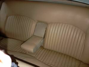 Imagen 8/8 de Jaguar S-Type 3.8 (1966)