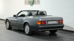 Image 3/34 of Mercedes-Benz 500 SL (1991)