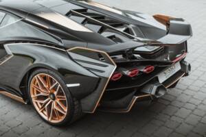 Image 42/68 of Lamborghini Sián FKP 37 (2021)