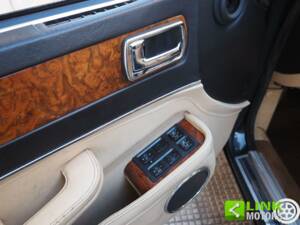 Bild 26/50 von Jaguar Sovereign 3.6 (1988)
