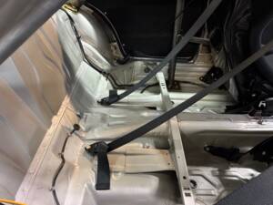 Imagen 21/32 de Mercedes-Benz 190 E 2.5-16 Evolution II (1993)
