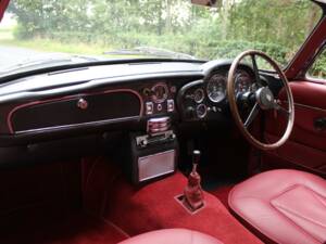 Imagen 11/18 de Aston Martin DB 6 (1966)