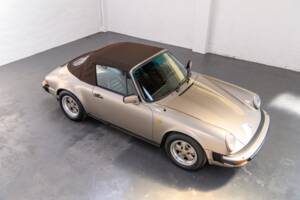 Image 21/36 of Porsche 911 Carrera 3.2 (1984)