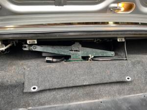 Bild 35/60 von Peugeot 504 V6 Coupe (1975)