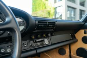 Bild 16/34 von Porsche 911 Carrera 4 (1991)