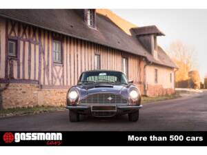 Image 2/15 of Aston Martin DB 6 Vantage (1967)