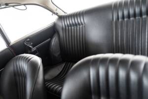 Bild 19/32 von Alfa Romeo Giulia 1600 GT Junior (1972)
