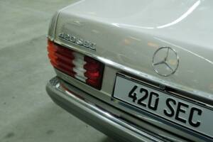 Image 14/50 of Mercedes-Benz 420 SEC (1989)