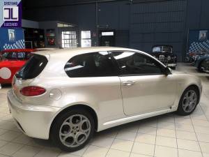 Image 4/49 de Alfa Romeo 147 3.2 GTA (2004)