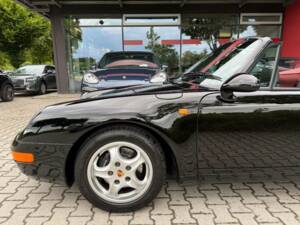 Image 4/39 of Porsche 911 Carrera (1997)