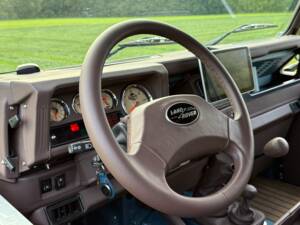 Image 11/33 de Land Rover Defender 90 (1997)